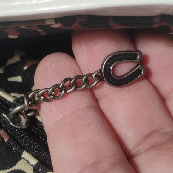 Betsey Johnson White Heart-Embellished Women's Bag - Picture 8 of 11